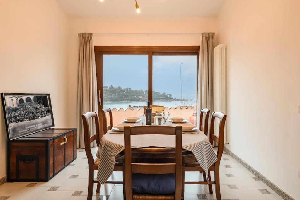 Amazing View - Exclusive Apartment Portu Frailis 아르바탁스 외부 사진