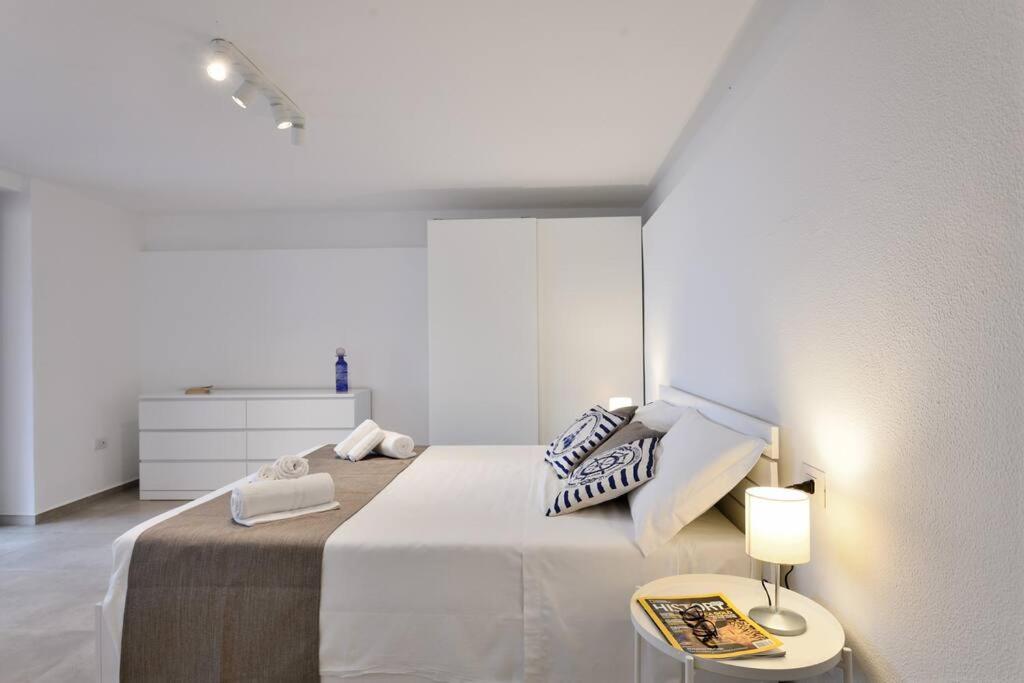 Amazing View - Exclusive Apartment Portu Frailis 아르바탁스 외부 사진