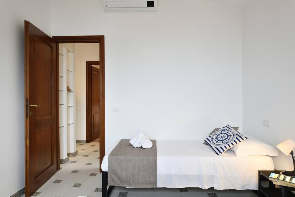 Amazing View - Exclusive Apartment Portu Frailis 아르바탁스 외부 사진