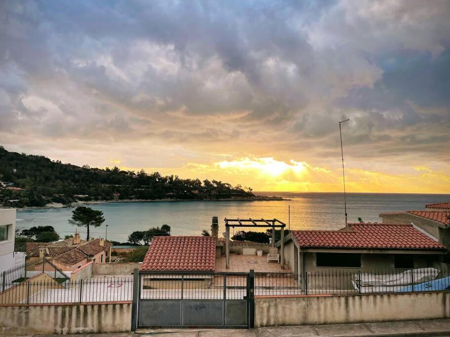 Amazing View - Exclusive Apartment Portu Frailis 아르바탁스 외부 사진